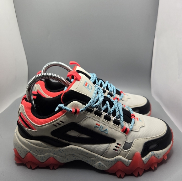 Fila Trail Running Sneakers Women’s Size 7 White Black Red Blue Outdoor Shoes - Picture 8 of 9